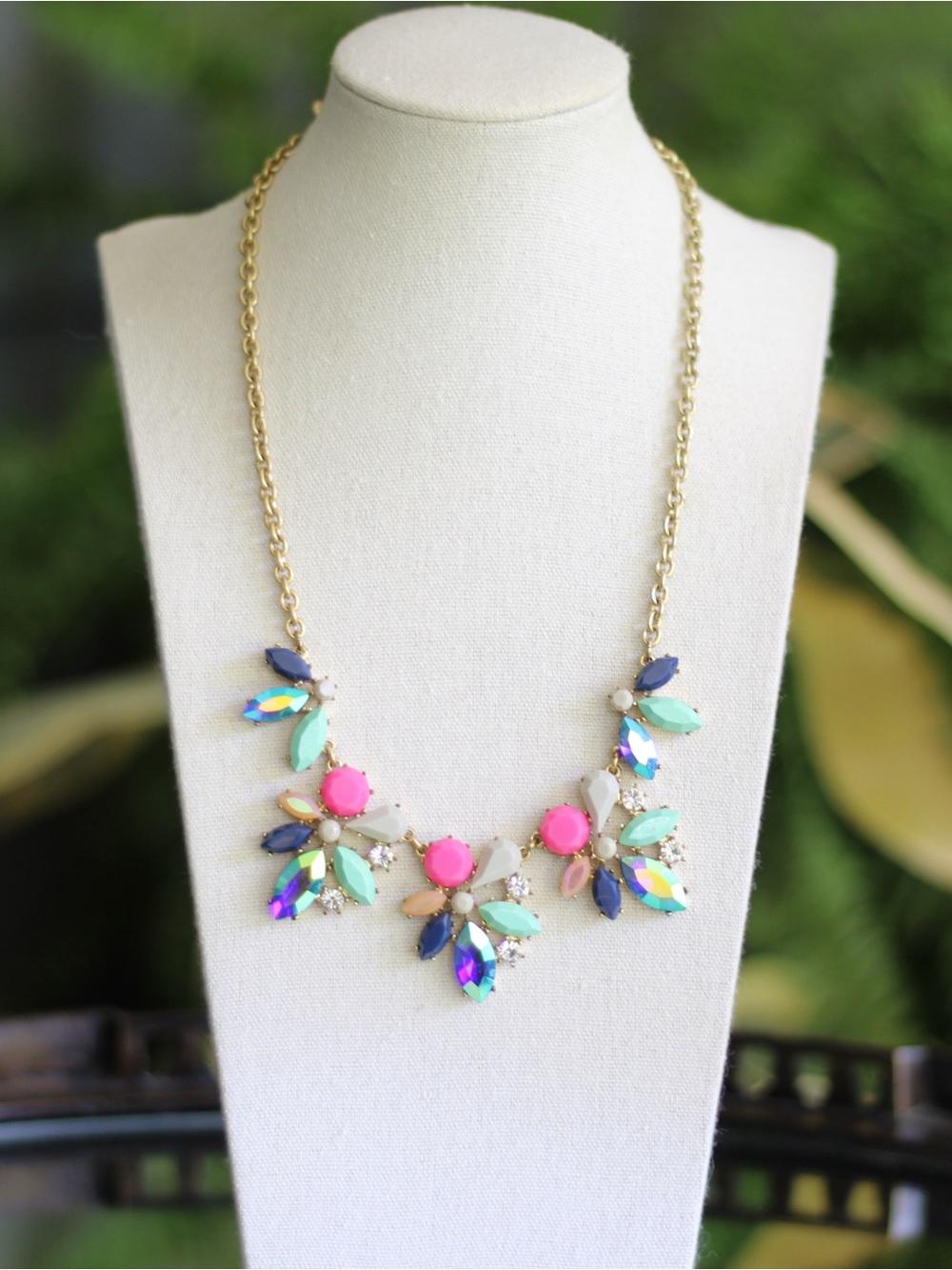 J. Crew | Iridescent Statement Necklace - Picture 3 of 9